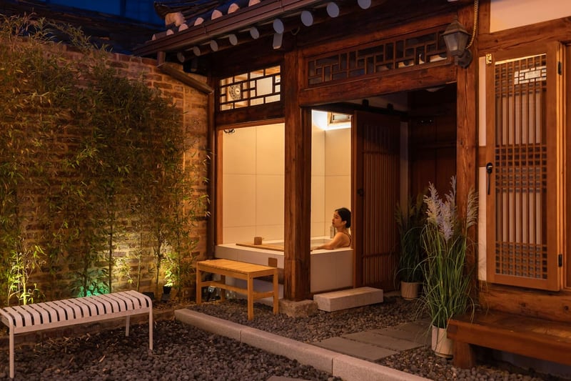 [Nouveau] Signature_Classic / Station Gyeongbokgung / Entire Hanok