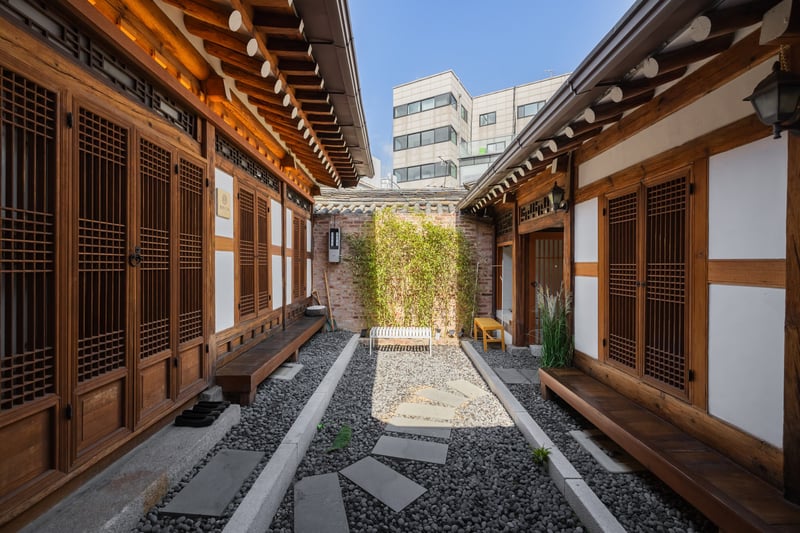 @Signature_Classic / Station Gyeongbokgung / Entire Hanok