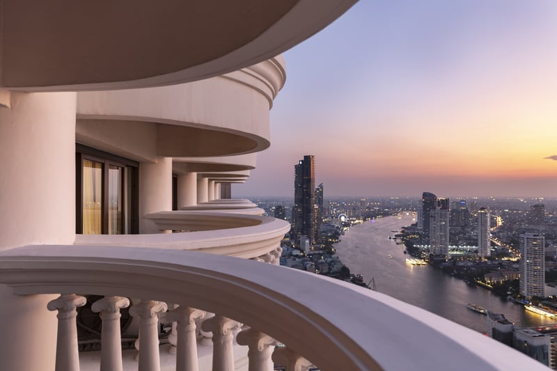 © Tower Club at Lebua