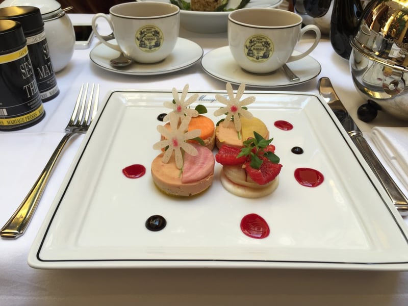 Un brunch au top : plat délicieux avec du foie gras