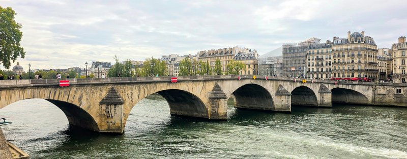 Pont du Gard et les garrigues