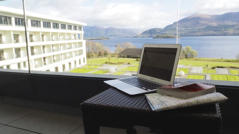 Et même un balcon pour travailler tout en profitant de la vue !