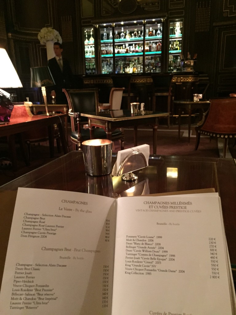 La carte des cocktails contient des grands classiques comme des cocktails signatures