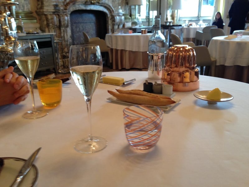 Une coupe de champagne en guise d'apéritif