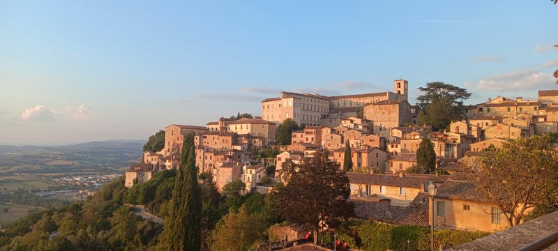 Todi et Montefalco